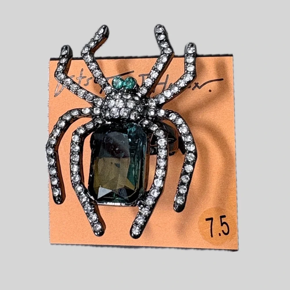 Betsey Johnson Large Green Crystal Spider Statement Ring Gunmetal Band Size 7.5